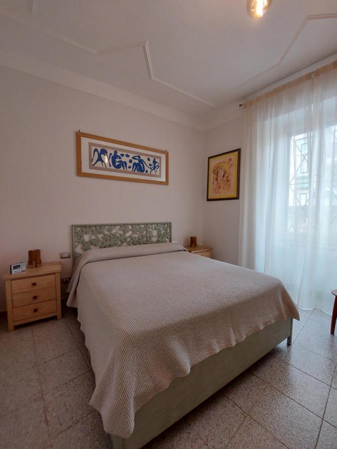 C R A Zy For Rhome Řím Exteriér fotografie